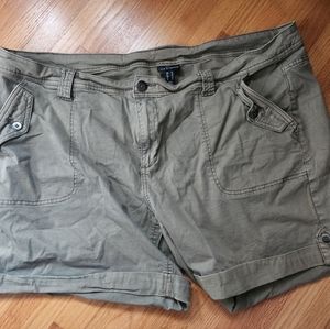 Green Love & Legend Shorts